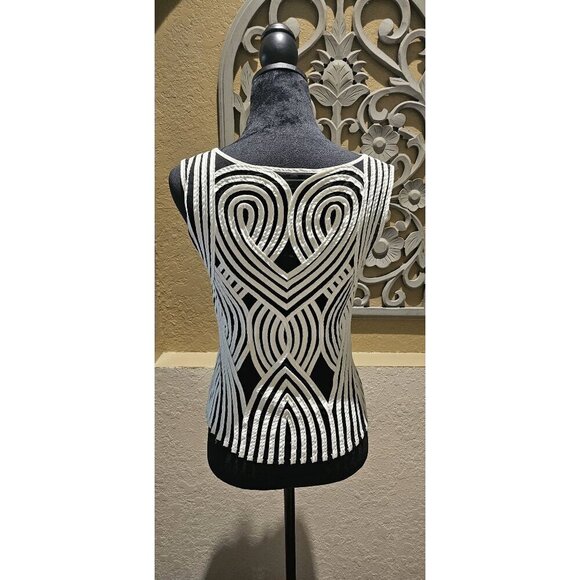 Andrea Rosati Black & White Geometric Sleeveless Top With Textured Pattern Desig - Picture 2 of 5